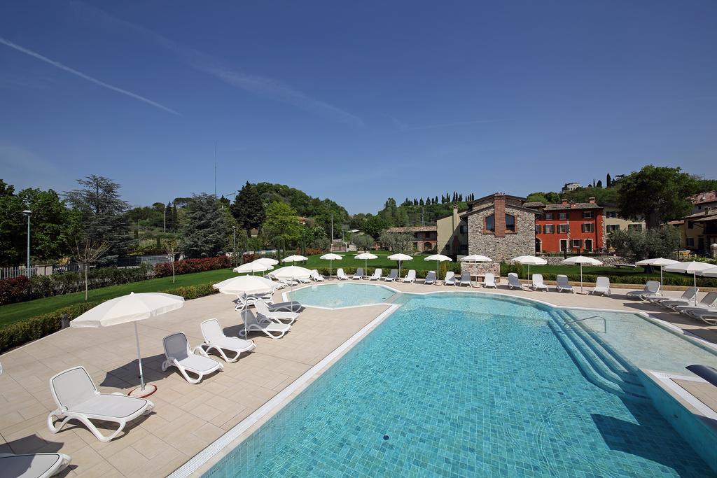 Residence Borgo Mondragon ラツィーゼ エクステリア 写真