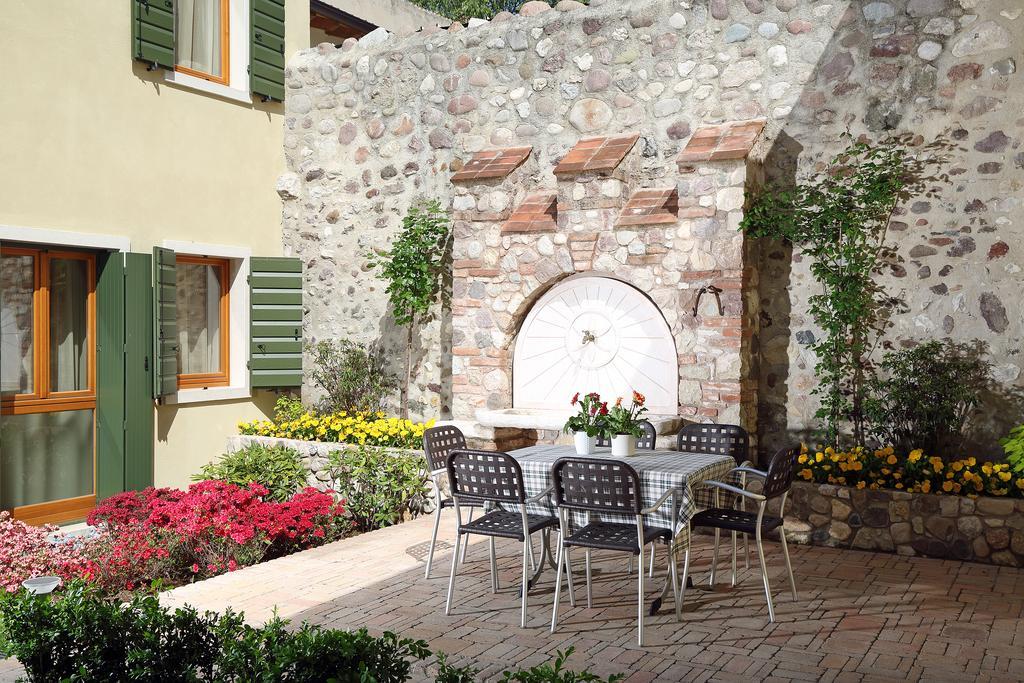 Residence Borgo Mondragon ラツィーゼ エクステリア 写真