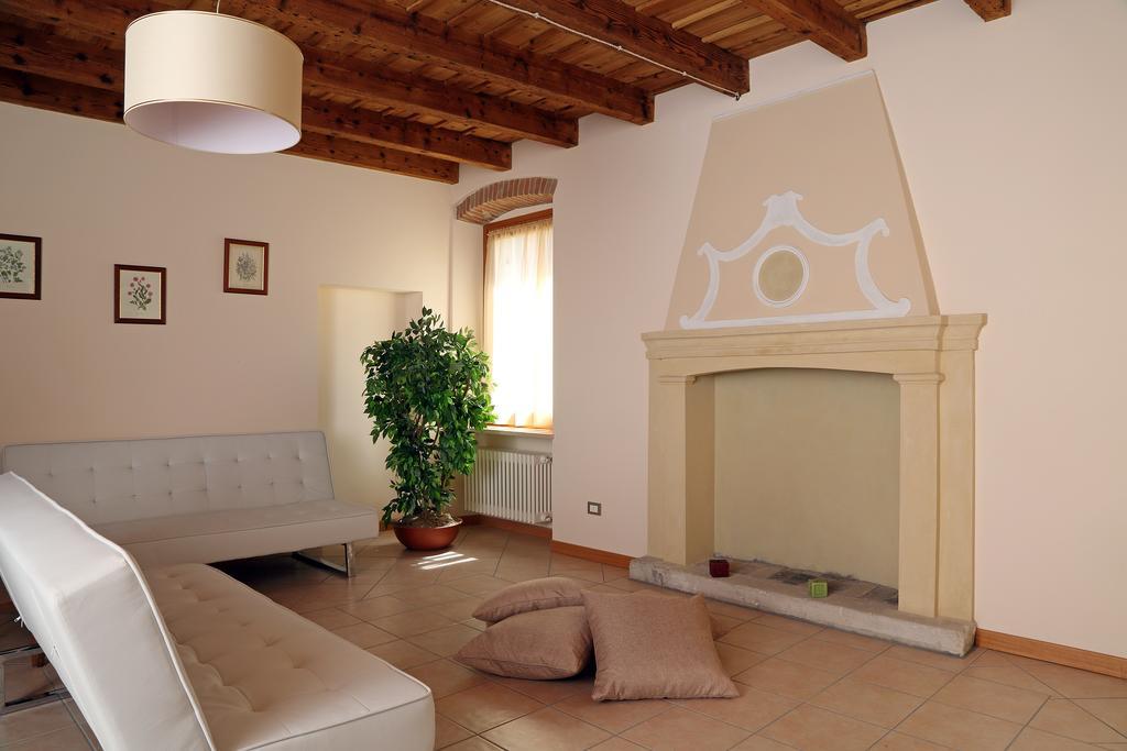 Residence Borgo Mondragon ラツィーゼ エクステリア 写真