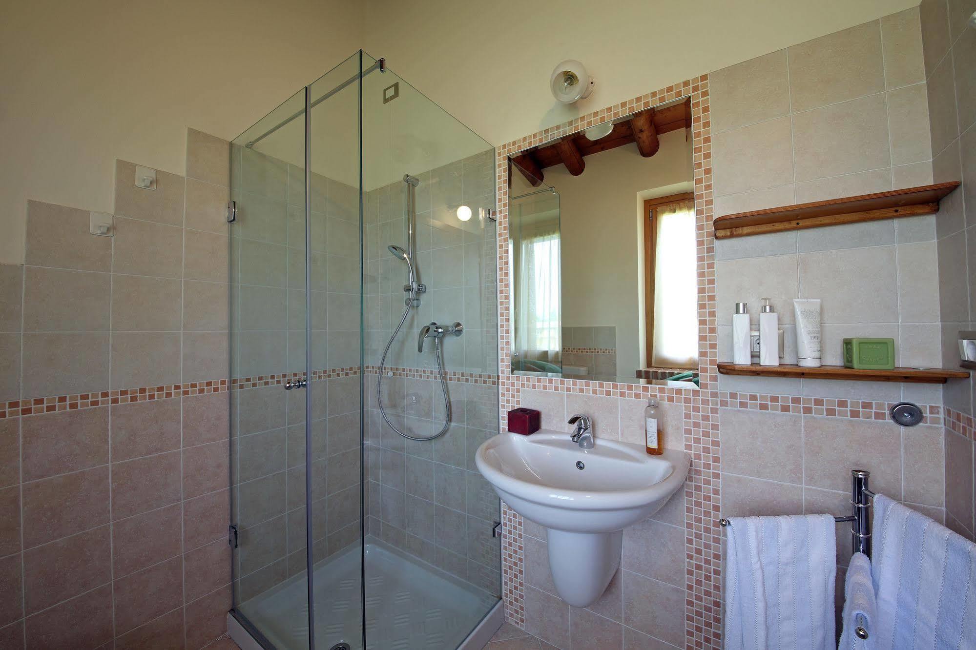 Residence Borgo Mondragon ラツィーゼ エクステリア 写真