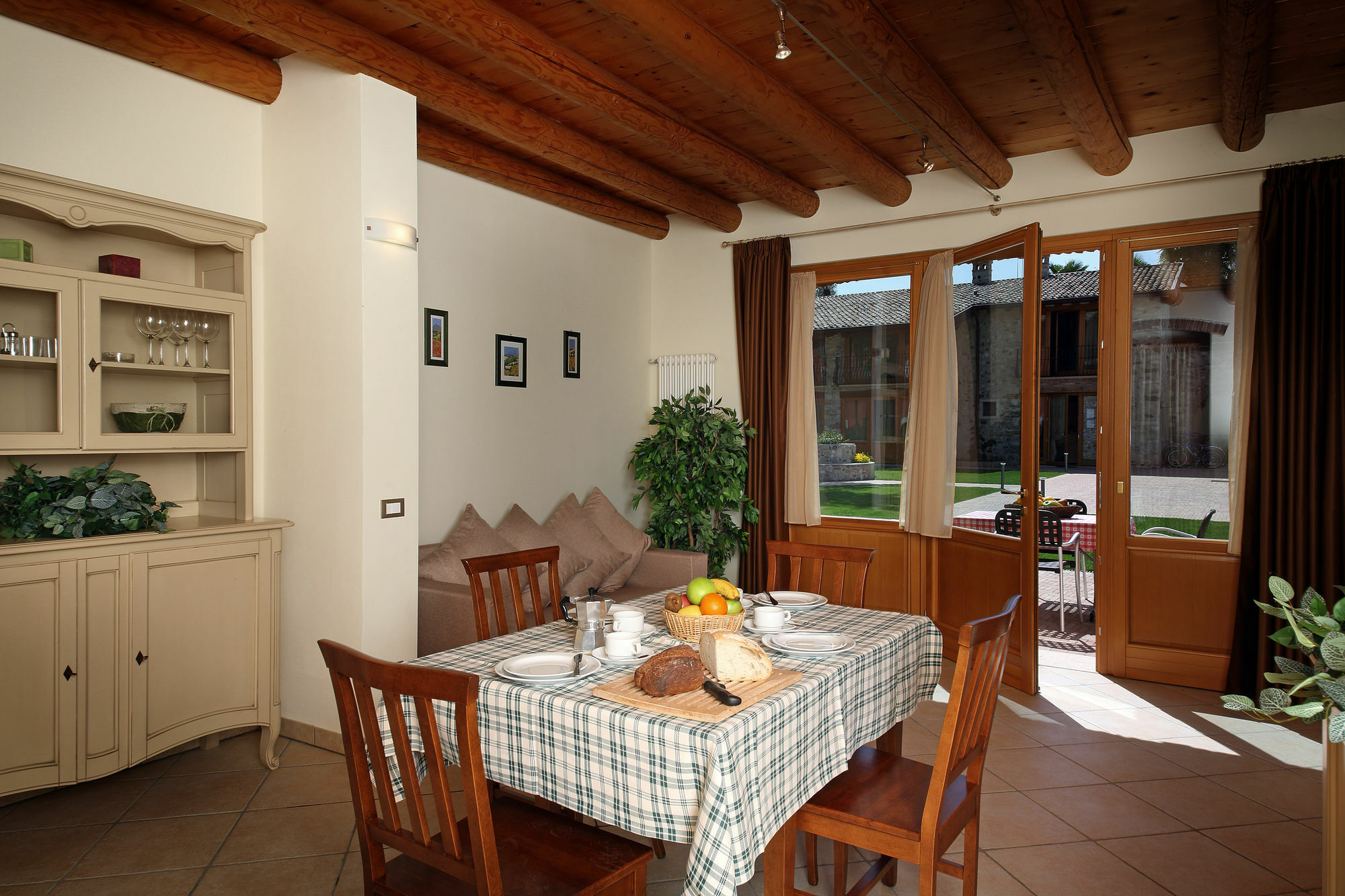 Residence Borgo Mondragon ラツィーゼ エクステリア 写真