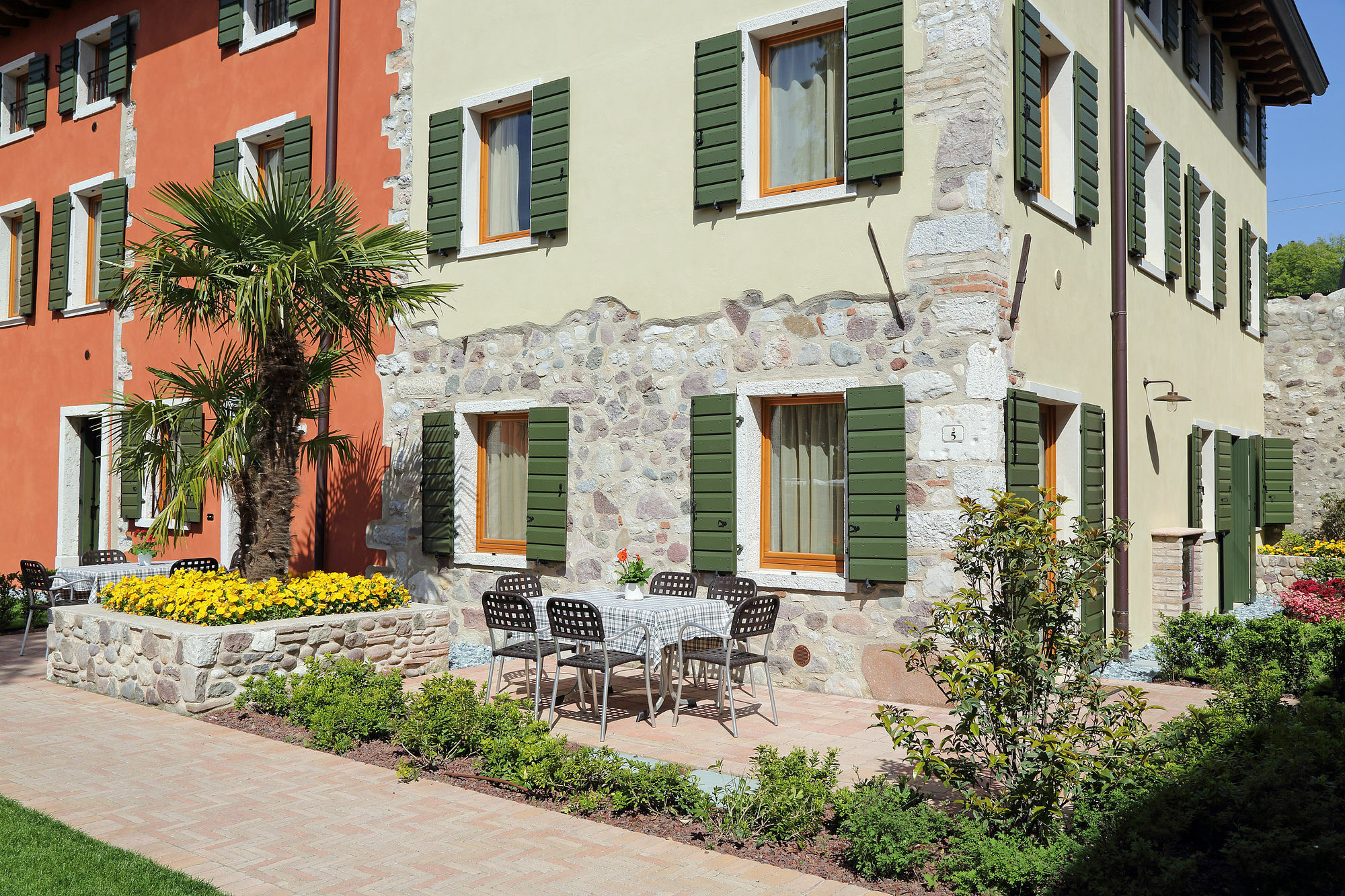 Residence Borgo Mondragon ラツィーゼ エクステリア 写真