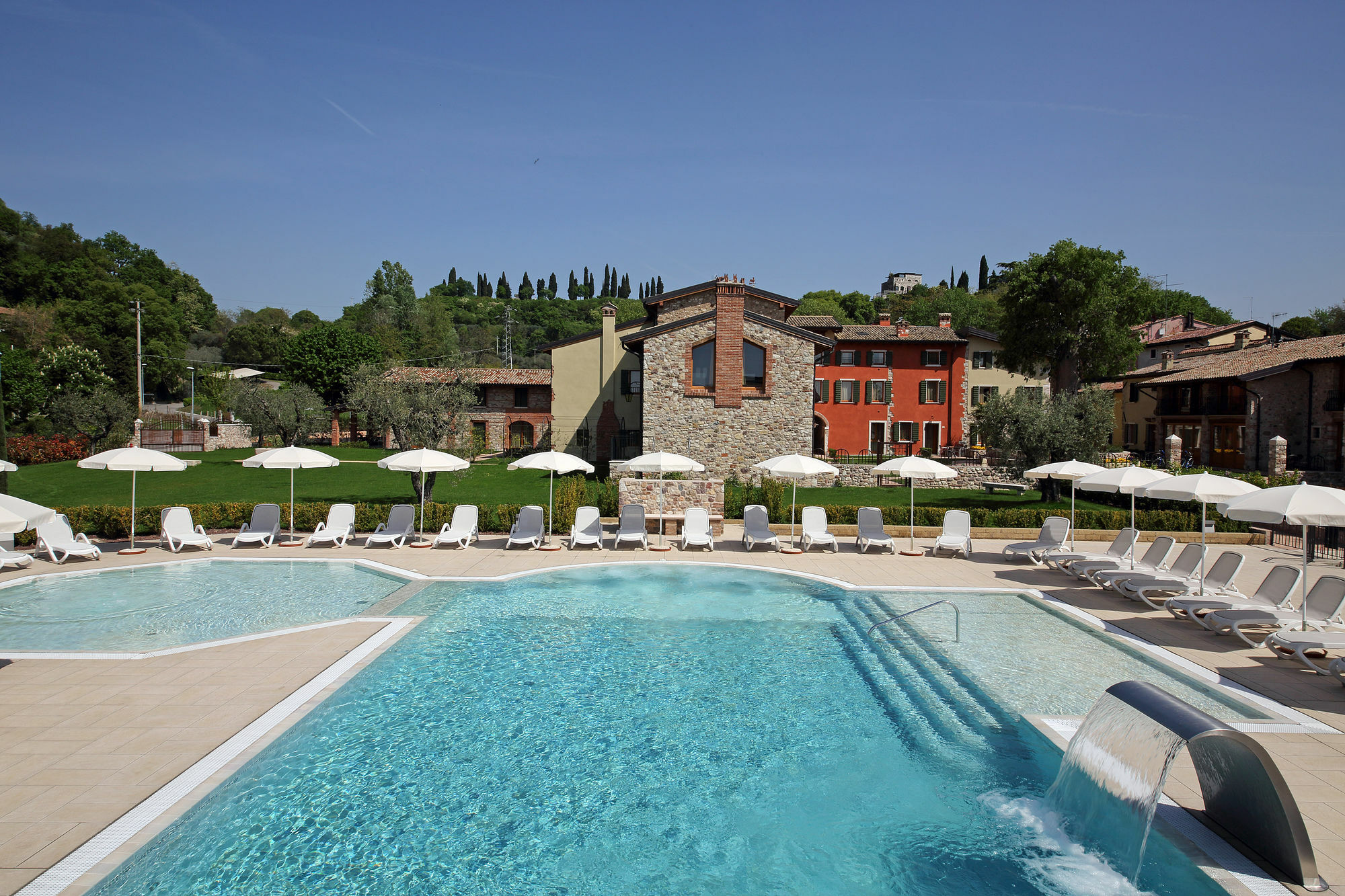 Residence Borgo Mondragon ラツィーゼ エクステリア 写真