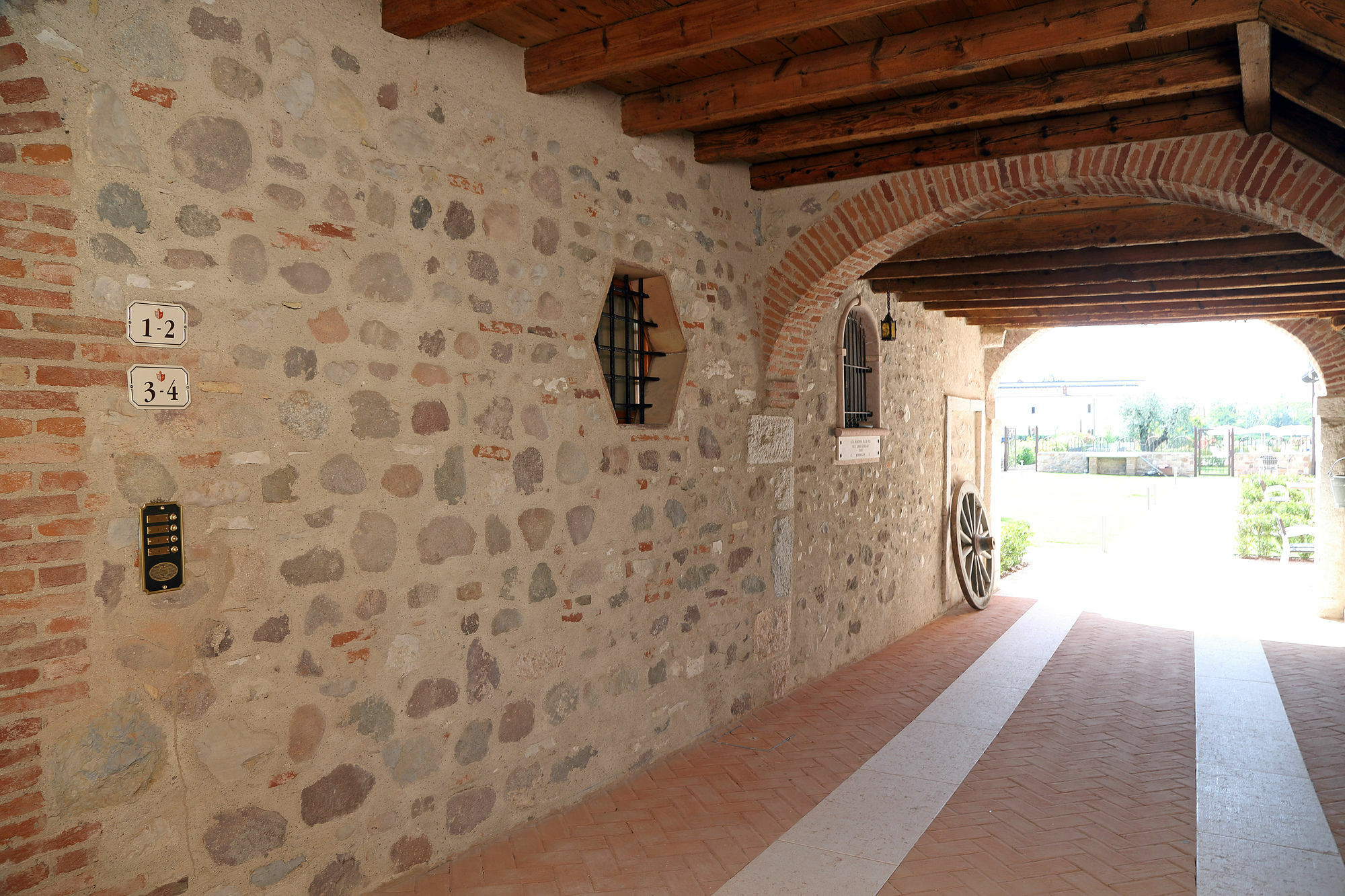Residence Borgo Mondragon ラツィーゼ エクステリア 写真